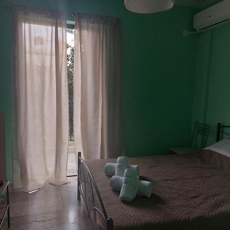 Luchia Lägenhet Patras Exteriör bild